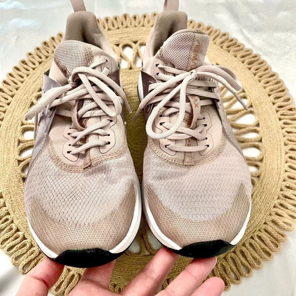 Nike Training Air Max Bella Sneakers in Rose Gold Size 8.5 CJ0842-200